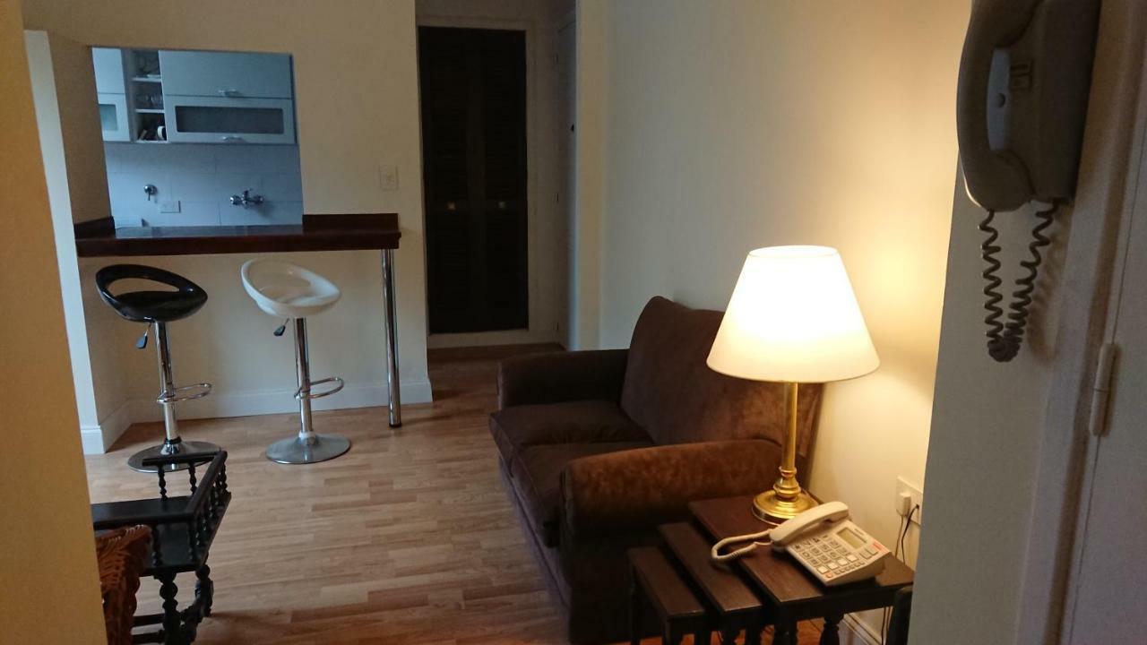 Excelente Departamento Con Balcon A La Calle Sobre Avenida بوينس آيرس المظهر الخارجي الصورة